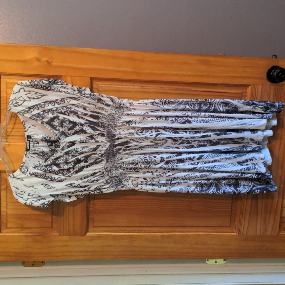 Knee-length dress